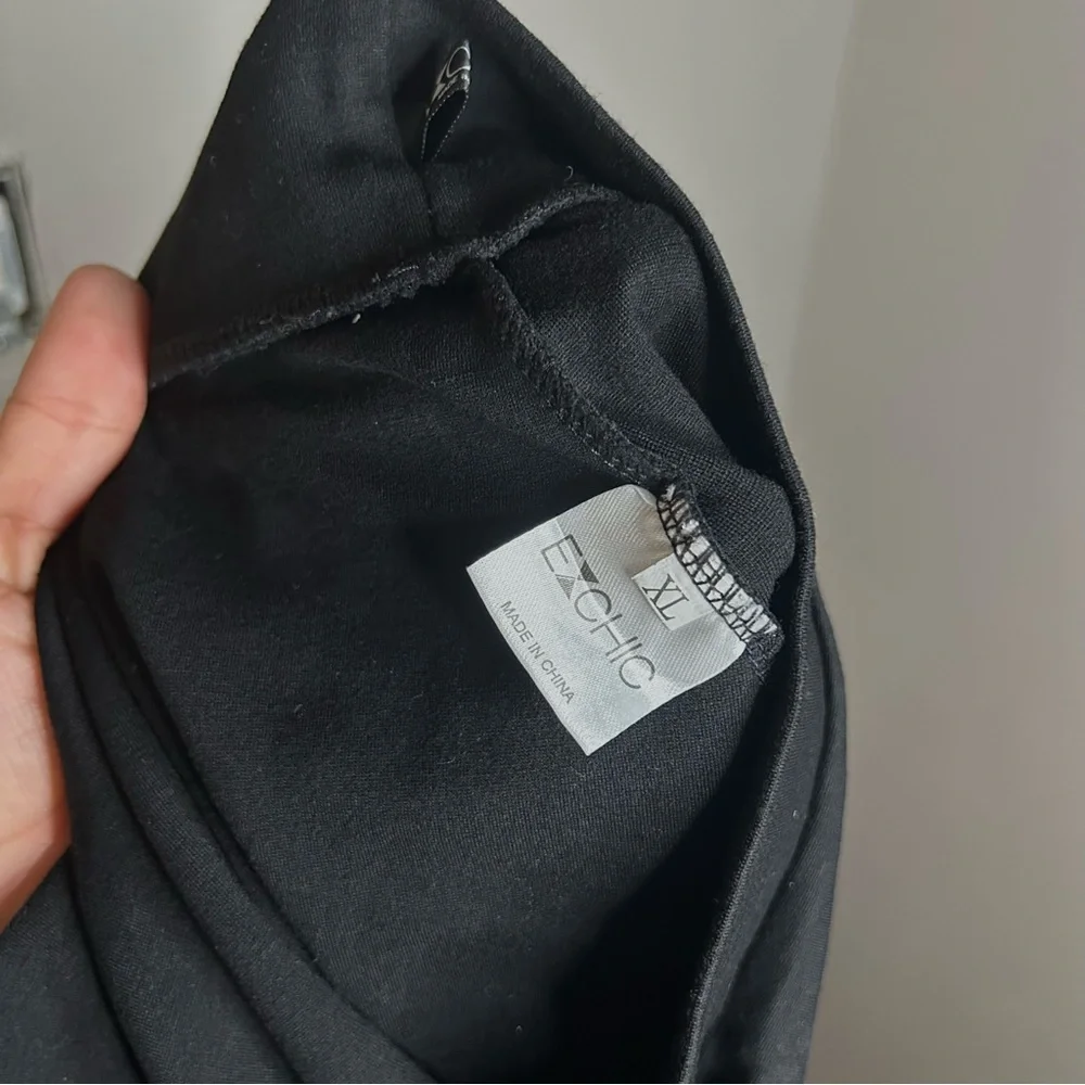 Elegant Black Women's Pencil Skirt - Picture 2 of 3